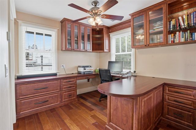 2116 W WATROUS AVENUE, Tampa, FL 33606