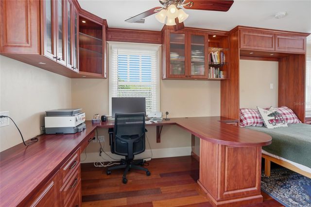 2116 W WATROUS AVENUE, Tampa, FL 33606