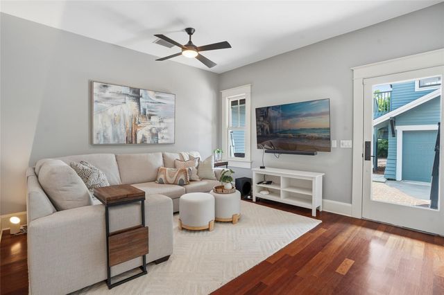 2116 W WATROUS AVENUE, Tampa, FL 33606