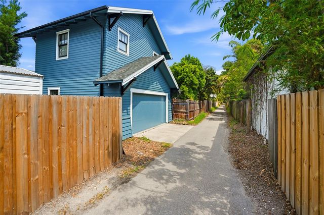 2116 W WATROUS AVENUE, Tampa, FL 33606