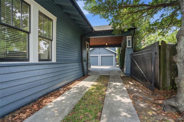 2116 W WATROUS AVENUE, Tampa, FL 33606