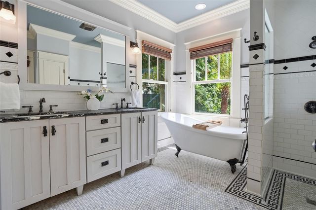 2116 W WATROUS AVENUE, Tampa, FL 33606