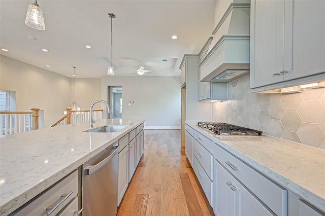 67 Thorpe Lane, Spring, TX 77389