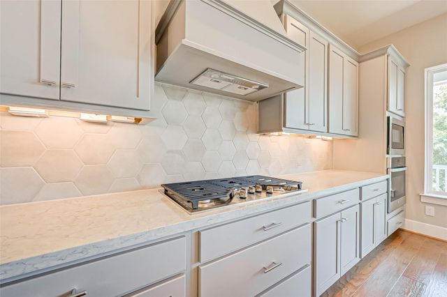 67 Thorpe Lane, Spring, TX 77389