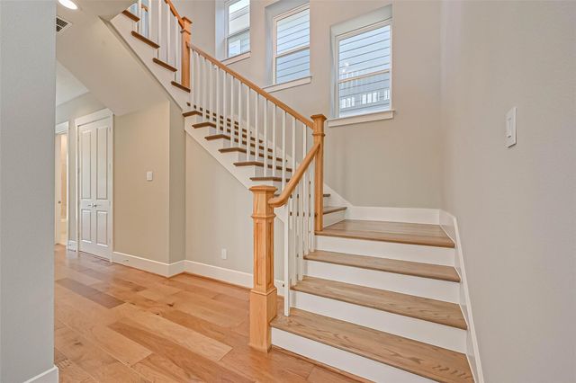 67 Thorpe Lane, Spring, TX 77389