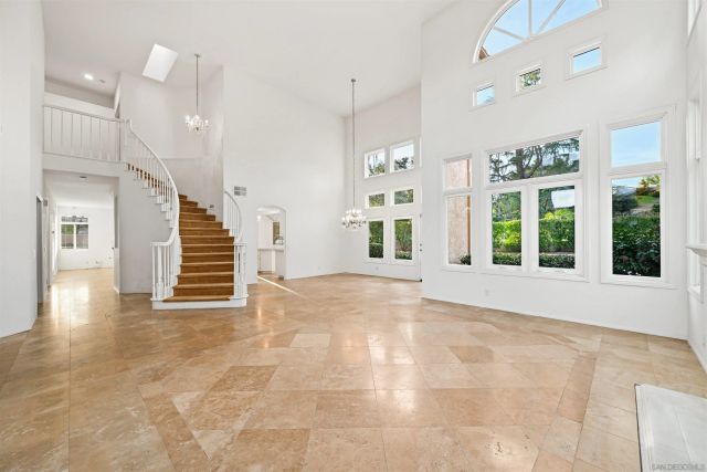 516 Camino Bailen, Escondido, CA 92029