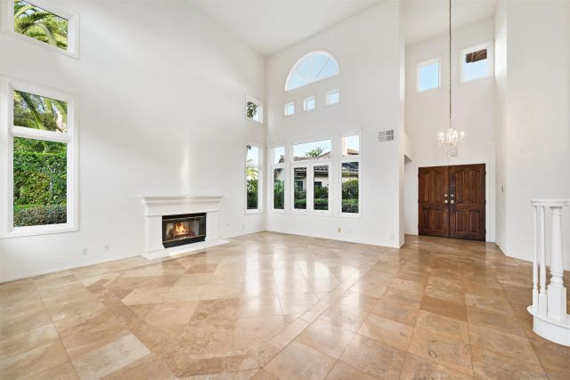 516 Camino Bailen, Escondido, CA 92029