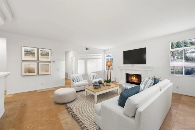 516 Camino Bailen, Escondido, CA 92029