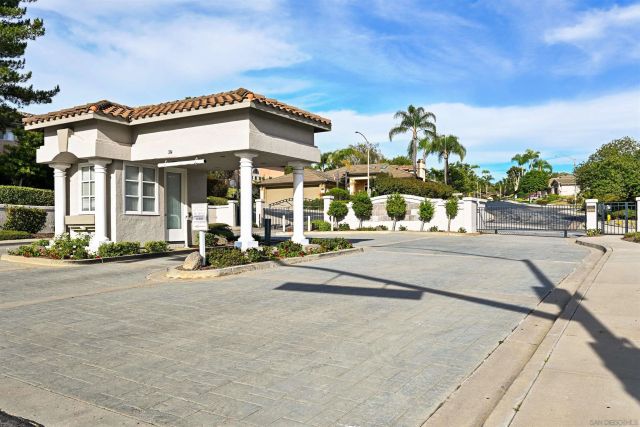 516 Camino Bailen, Escondido, CA 92029