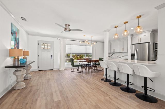 11225 2ND STREET E, Treasure Island, FL 33706