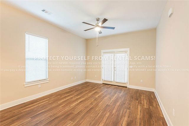 886 S Hill Avenue 101, Fayetteville, AR 72701