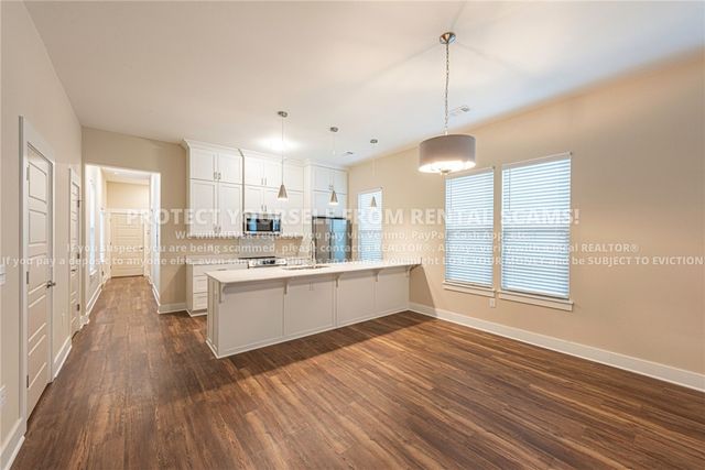 886 S Hill Avenue 101, Fayetteville, AR 72701