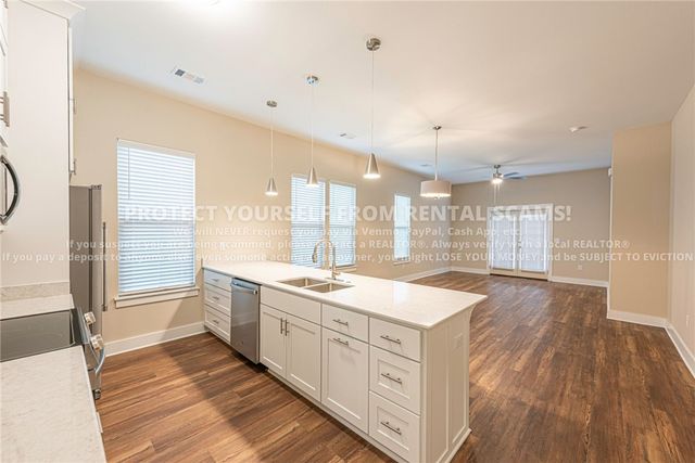 886 S Hill Avenue 101, Fayetteville, AR 72701