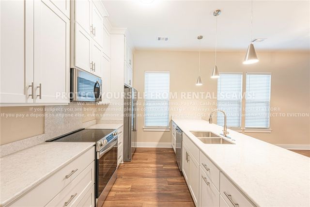 886 S Hill Avenue 101, Fayetteville, AR 72701