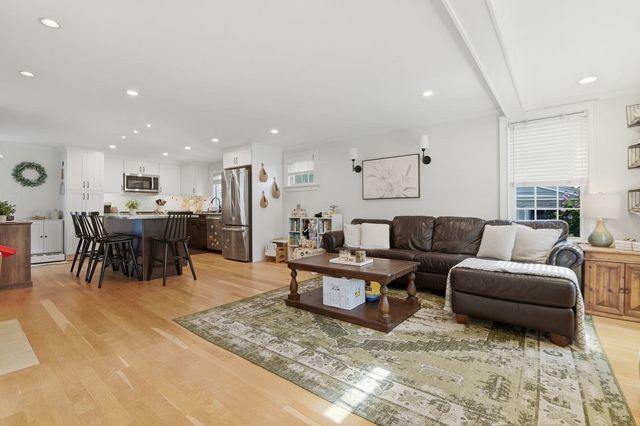 110 Charles St, Quincy, MA 02169