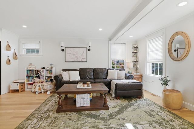 110 Charles St, Quincy, MA 02169