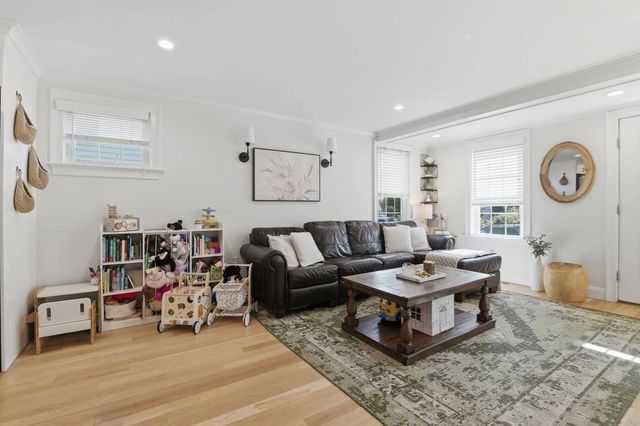 110 Charles St, Quincy, MA 02169
