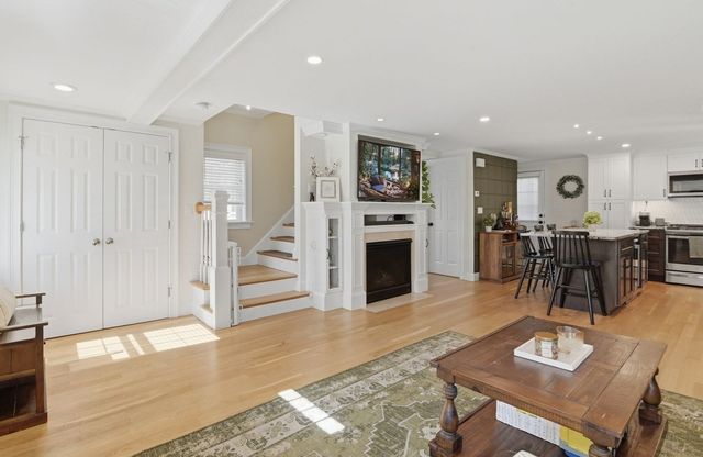 110 Charles St, Quincy, MA 02169