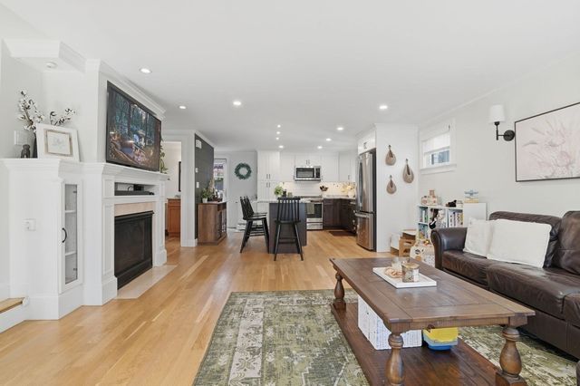 110 Charles St, Quincy, MA 02169