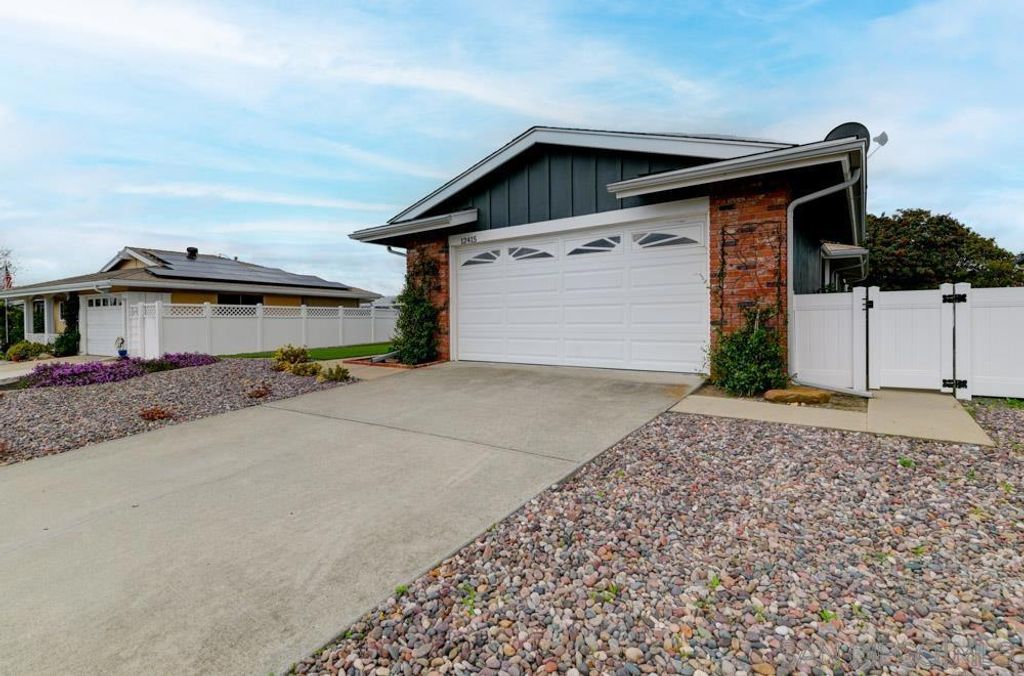 Image 18 of property listing at 12415 Horado Road, San Diego, CA 92128