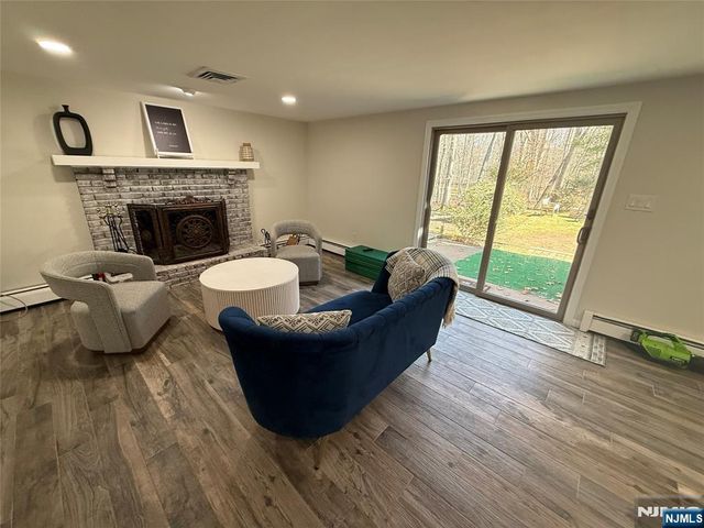 60 Eileen Drive, Mahwah, NJ 07430