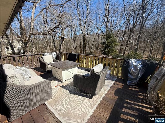 60 Eileen Drive, Mahwah, NJ 07430