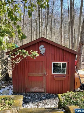 60 Eileen Drive, Mahwah, NJ 07430