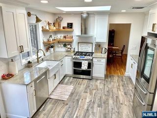 60 Eileen Drive, Mahwah, NJ 07430