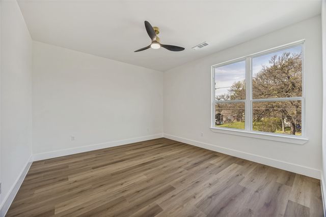 3910 Harlingen, Dallas, TX 75212