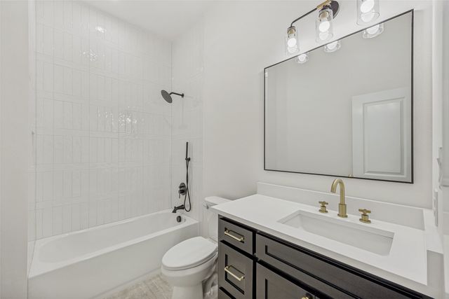 3910 Harlingen, Dallas, TX 75212