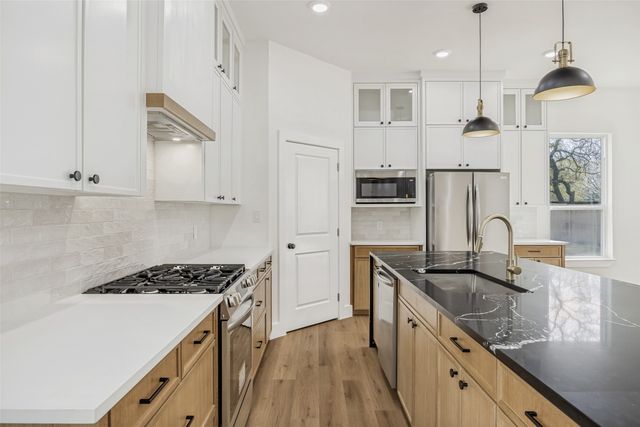 3910 Harlingen, Dallas, TX 75212