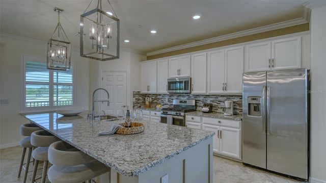 5916 WAKE FOREST RUN 103, Bradenton, FL 34211
