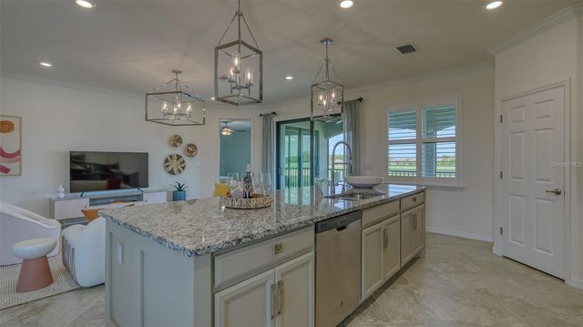 5916 WAKE FOREST RUN 103, Bradenton, FL 34211