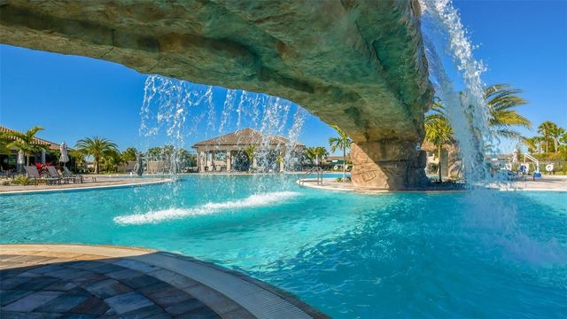 5916 WAKE FOREST RUN 103, Bradenton, FL 34211