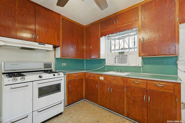 771 LINDA LOU DR, San Antonio, TX 78223