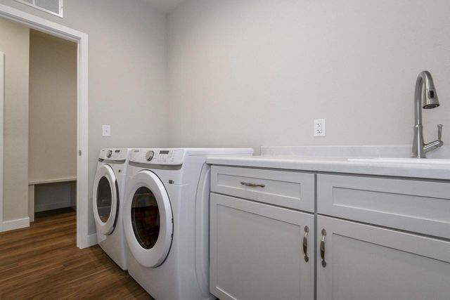 7015 Stonewood LANE, Lannon, WI 53046