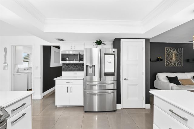 8552 Shadow Wood Boulevard, Coral Springs, FL 33071
