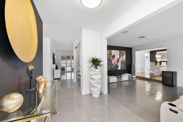 8552 Shadow Wood Boulevard, Coral Springs, FL 33071