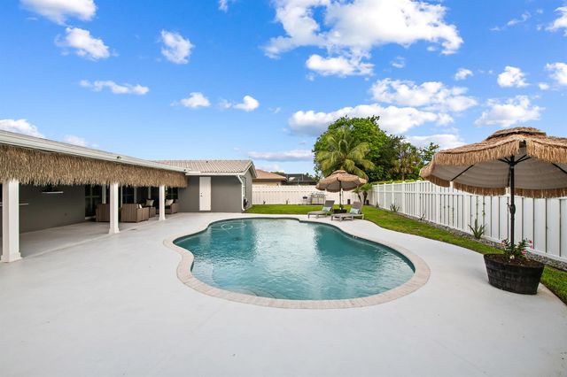 8552 Shadow Wood Boulevard, Coral Springs, FL 33071