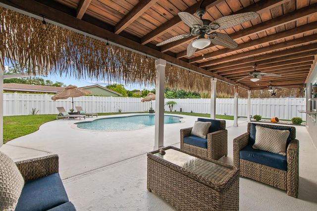 8552 Shadow Wood Boulevard, Coral Springs, FL 33071