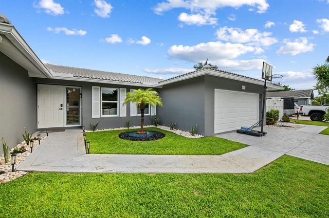 8552 Shadow Wood Boulevard, Coral Springs, FL 33071