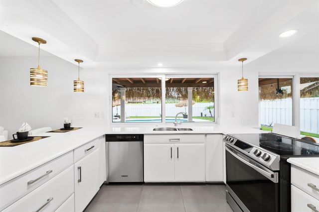 8552 Shadow Wood Boulevard, Coral Springs, FL 33071