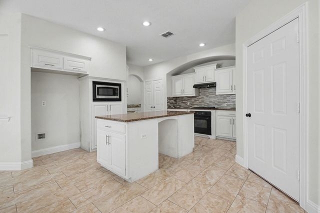 1930 Wind Lake Circle, Garland, TX 75040