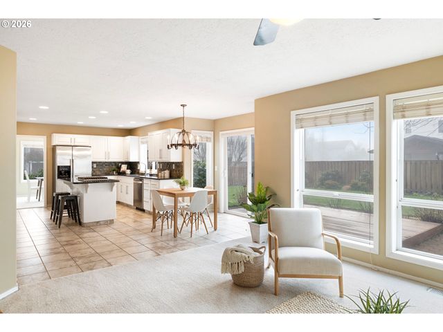 1410 INDEPENDENCE Ave, Woodburn, OR 97071