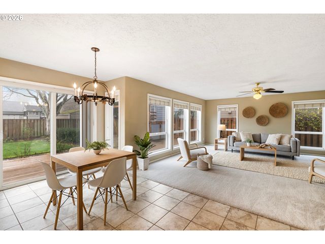 1410 INDEPENDENCE Ave, Woodburn, OR 97071