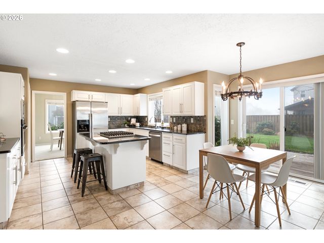 1410 INDEPENDENCE Ave, Woodburn, OR 97071