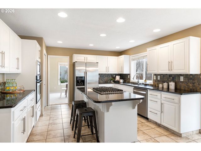 1410 INDEPENDENCE Ave, Woodburn, OR 97071