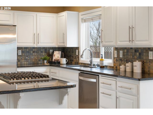 1410 INDEPENDENCE Ave, Woodburn, OR 97071