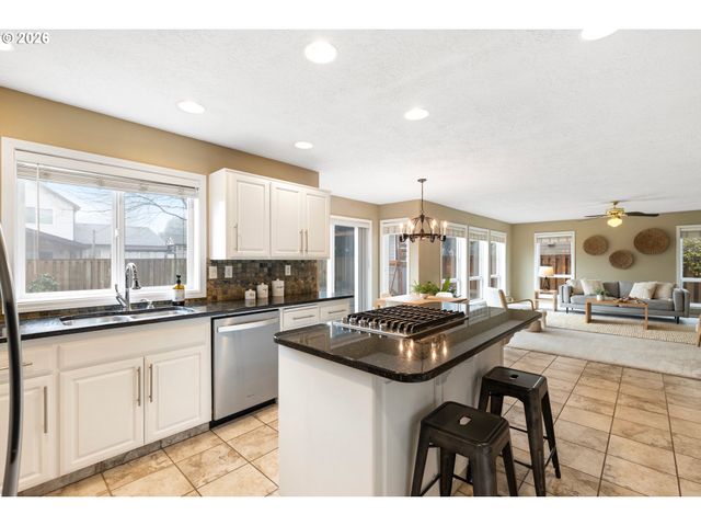 1410 INDEPENDENCE Ave, Woodburn, OR 97071