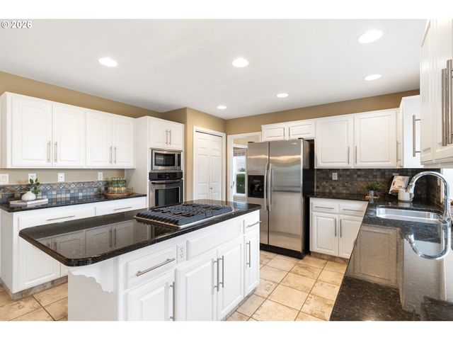 1410 INDEPENDENCE Ave, Woodburn, OR 97071